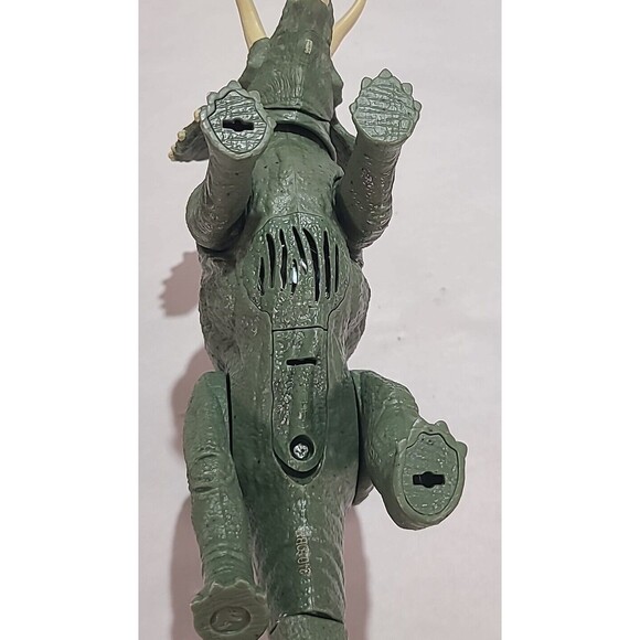 Mattel Jurassic World Dino Rivals Dual Attack Triceratops 12" - Picture 7 of 8